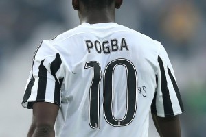 Paul Pogba, haciendo un 'Iván Zamorano' le agregó un +5 a la #10 de Juventus.