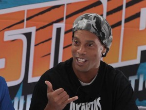 'No pienso en la retirada' Ronaldinho