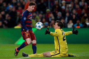 Messi hace gol ante la Roma