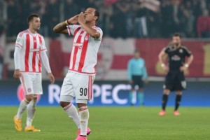 Felipe Pardo anotó los dos tantos del triunfo de Olympiacos en Champions