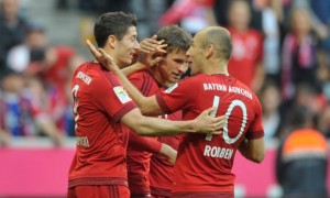 Bayern Munich aplasta 4 a 0 al Stuttgart y se afirma puntero en soledad