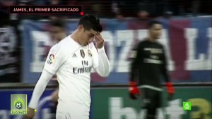 Cristiano anima a James tras ser sustituido por Benítez