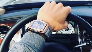 Icardi presume de un costoso reloj y luego se lo roban