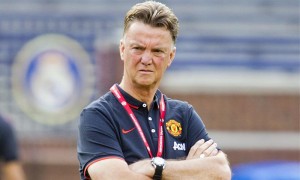 Van Gaal muestra su molestia por los rumores de su salida del Manchester United