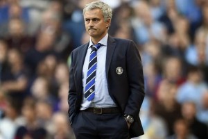 Mourinho se siente traicionado pro sus jugadores tras la derrota del Chelsea con el Leicester