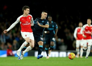 Sterling elogia al 'Kun' Agüero, compañero suyo en el Manchester City