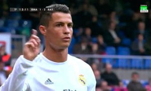 Cristiano Ronaldo se enfrenta a la afición del Bernabéu con un polémico gesto