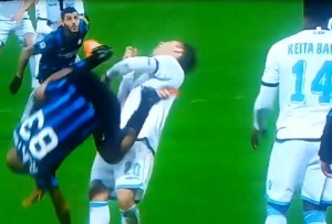 La terrible patada de Felipe Melo a Lucas Biglia