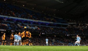 Mira el infernal gol de De Bruyne de tiro libre, para el Manchester City por la Capital One