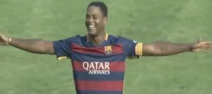 Golazo de Kluivert en partido de leyendas del Barcelona