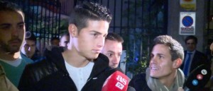 Periodista le dice gordo a James Rodríguez en la cara