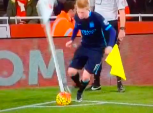 De Bruyne acaba de cobrar el peor tiro de esquina de la historia