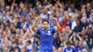 "Día de entrenamiento en Cobham. Trabajando duro con la presencia de Guus Hiddink"