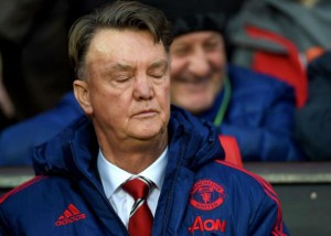 Van Gaal no asistió al último entrenamiento del United, por lo que los rumores de su salida crecen