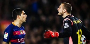 Suárez increpó a Paul López, portero del Espanyol, durante un partido de Copa del Rey diciéndole: “Tengo 5, ¿pero vos? ¿Cuántas tenés, boludo?“