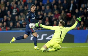 Griezmann tuvo la chance, falló y, en la contra, casi convierte PSV.