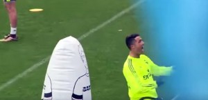 Cristiano Ronaldo le hizo un caño a Varane y lo festejó como loco