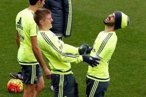 Isco Alarcón sigue regalando jugadas de fantasía en los entrenamientos del Real Madrid.