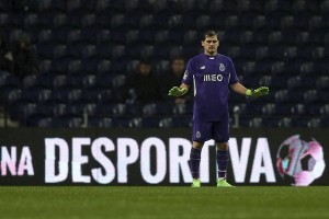 SAN IKER. Soberbia actuación de @CasillasWorld en Benfica vs Porto