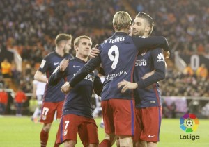 Atlético de Madrid vence al Valencia en el regreso de Carrasco y fernando torres