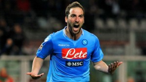 Lleva 29 goles en una Liga en la que Bacca o Dybala no llegan aún a 15. Higuaín