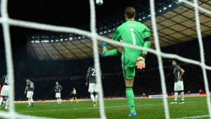 Trollean a Manuel Neuer en Wikipedia