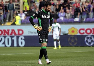 Qué quiso hacer! El increíble autogol de Andrea Consigli, arquero de Sassuolo