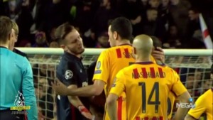 El caño de Saul Ñiguez a Sergio Busquets