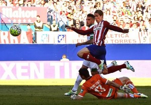 Tres puntos más en otra bonita tarde en el Calderón. Seguimos avanzando #ForzaAtleti - fernando torres twitter
