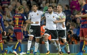 Neymar se volvió loco y fue a interrumpir el festejo de los jugadores del conjunto 'Che'.