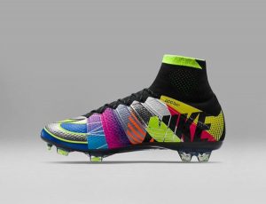 Nike superfly IV edicion limitada con 16 pedazos de guayos diferentes.