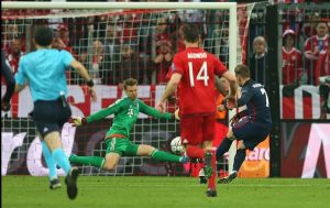 El gol de Antoine Griezmann que por el momento tiene al Atlético en la final de la UCL 2016