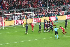 GOLAZO de tiro libre de Xabi Alonso al Atleti