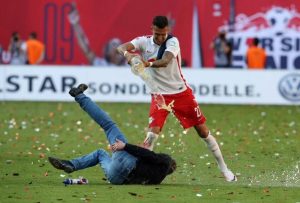 Luego de 7 años de creacion RB Leipzig ascendio a Bundesliga, tanta locura que el DT Rangnick se desgarro