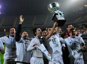 ¡¡CAMPEÓN HISTÓRICO EN URUGUAY!! Felicitaciones @PlazaColonia, por salvarse del descenso y ser CAMPEÓN.