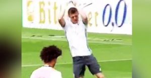 KROOS CELEBRA A LO CRISTIANO RONALDO