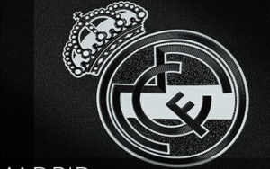 Escudo bordado del Real Madrid en camiseta