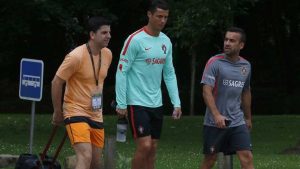 Portugal tiene contratado fisioterapeuta Joaquin Juan, para ayudar a Cristiano Ronaldo a mantenerse apto para #Euro2016