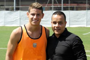 Nuestro crack @jamesdrodriguez entrenó hoy en el #PolideportivoSur con el equipo profesional.
