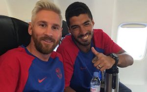Luis Suárez comenta el look de Leo Messi