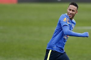 "¿Por qué no puedo salir de fiesta? Puedo y lo seguiré haciendo" NEYMAR