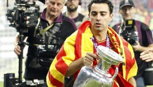 Xavi Hernández sera el encargado de entregar el trofeo al campeon de portugal - francia en la final de la euro 2016
