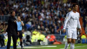 Simeone y Cristiano en un derbi