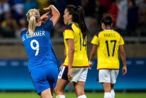 Colombia recibiendo un gol de Francia en los Juegos Olímpicos