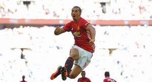 Zlatan celebrando con el United