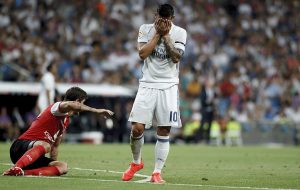 James Rodríguez errando un gol con el Madrid