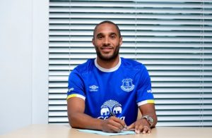 Ashley Williams en su presentación como jugador del Everton