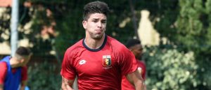 Giovanni Simeone durante un entrenamiento del Genoa