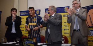 Teo Gutiérrez en su presentación con Rosario Central