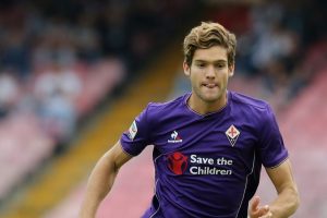 Marcos Alonso jugando con la Fiorentina